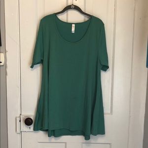 NWOT Lularoe Perfect T Top